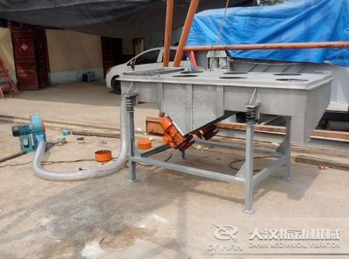 可降溫直線(xiàn)振動(dòng)篩